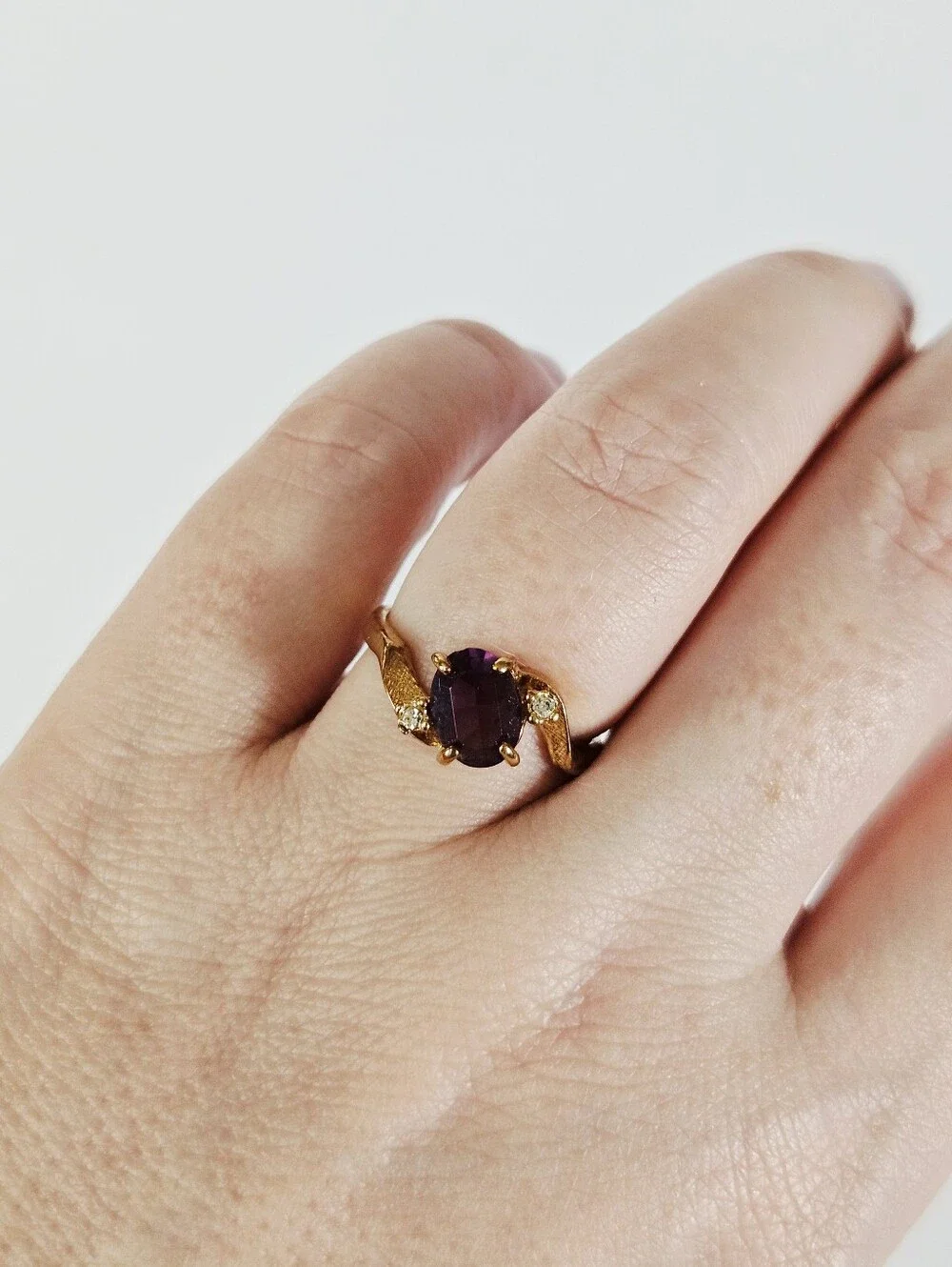 Vintage 14k G.E. Amethyst Stone Oval Gold Bypass Twist Band Triple Stone Ring 7